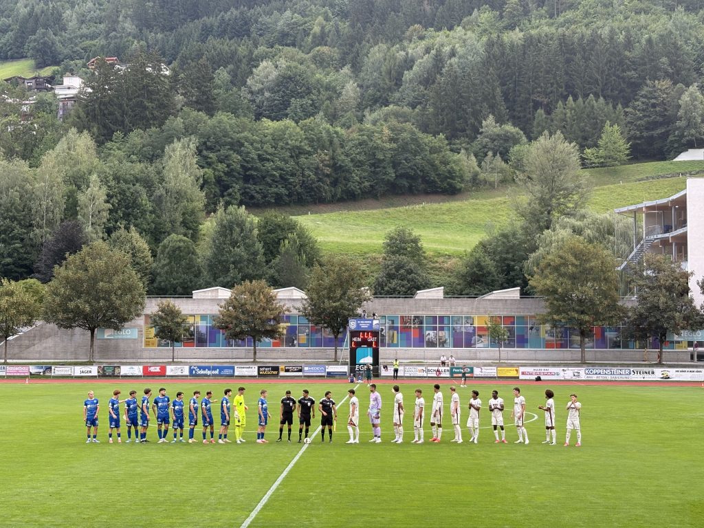 0:15 spielte der SC Schwaz gegen den FC Augsburg.