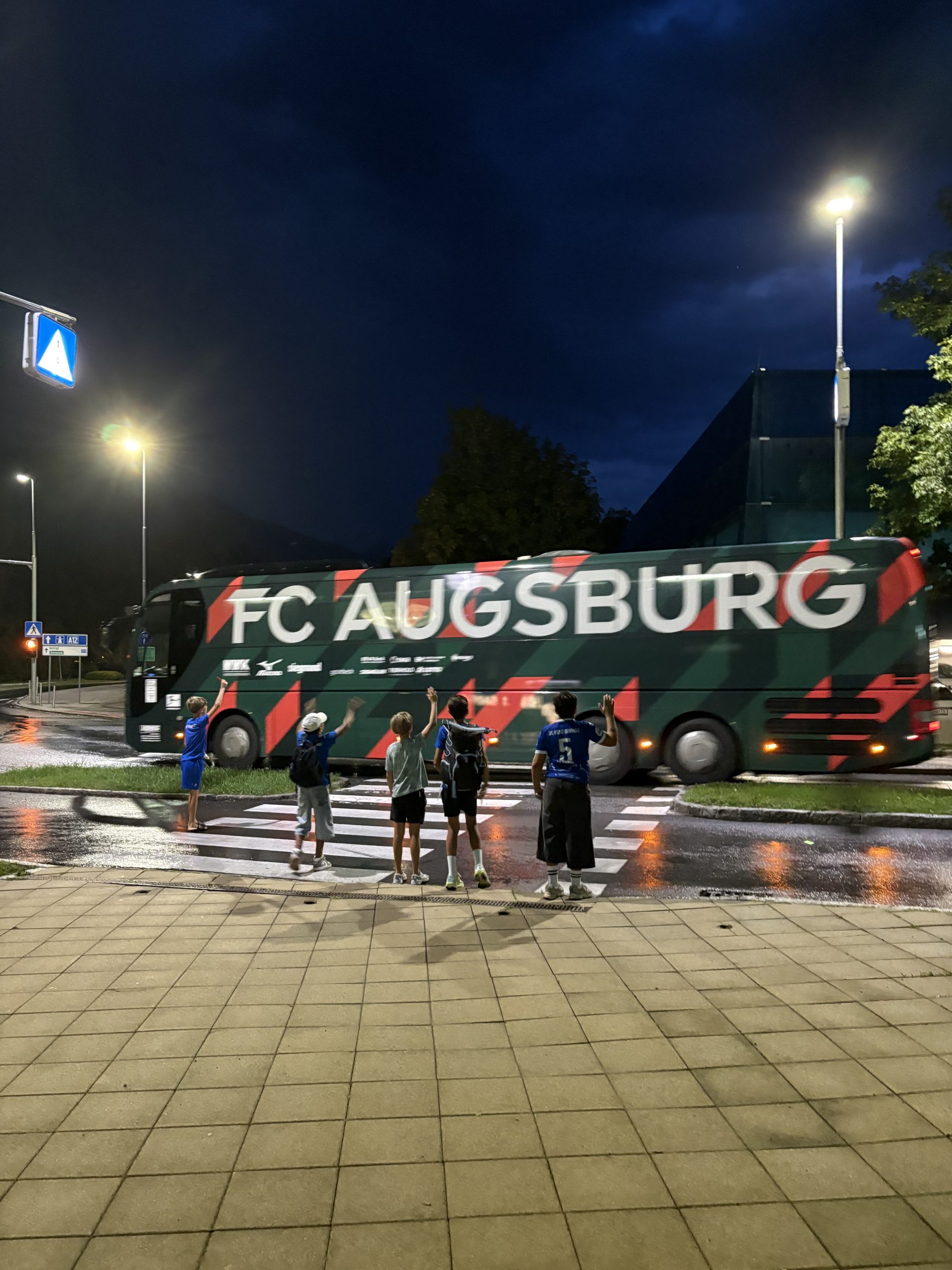 Warum der Testspielbesuch des FC Augsburg gegen den SC Schwaz für mich so viel mehr war als bloße Taktikbeobachtung